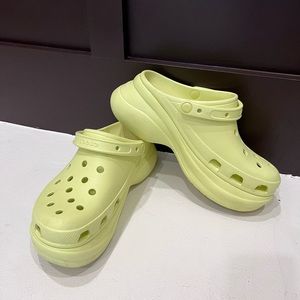 Platform Crocs